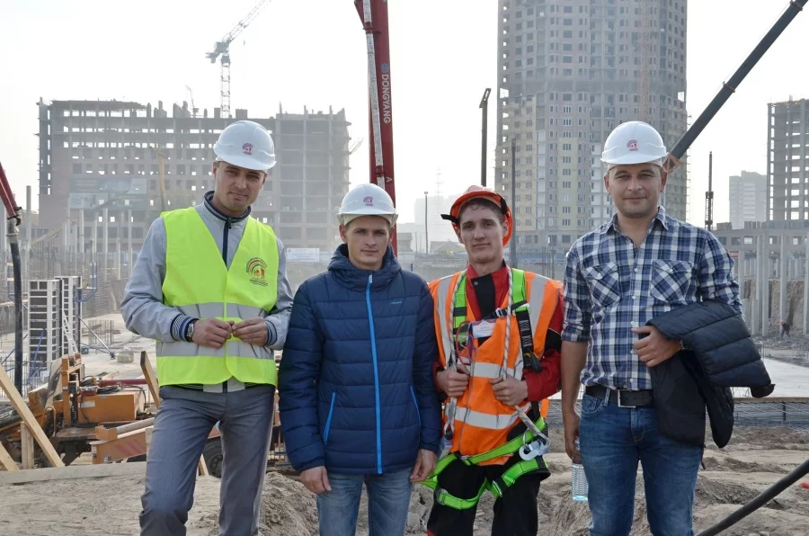 Строительство фирма москва. КРОСТ строительная компания Москва.